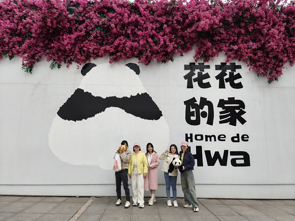 人力合影-调小.jpg