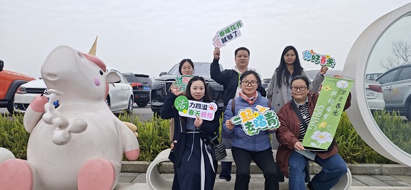 财务合影-调小.jpg
